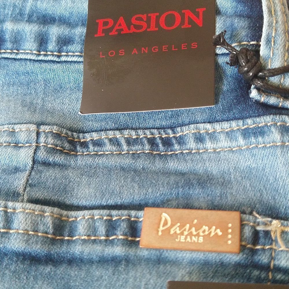 Pasion Plus Size Distressed Stretchy Denim Shorts. - Picture 9 of 14